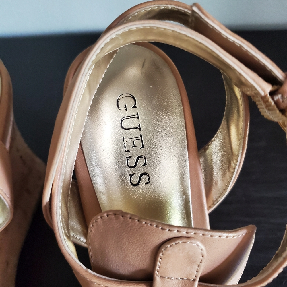 Guess tan wedge sandals size 8M - Picture 9 of 10